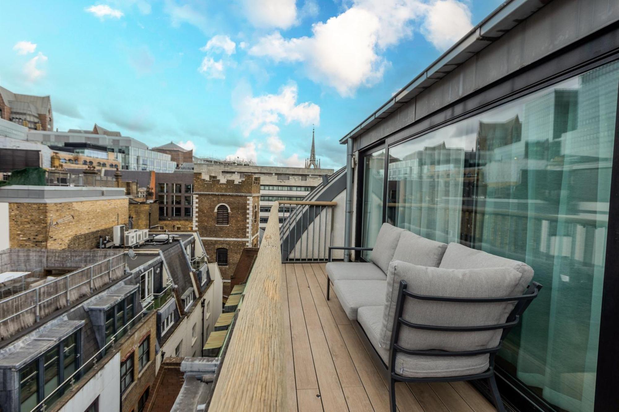 Apartment Tower Of - Your London